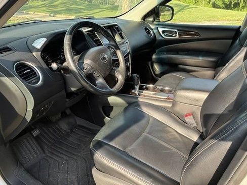 Used 2014 Nissan Pathfinder SL FWD image 6