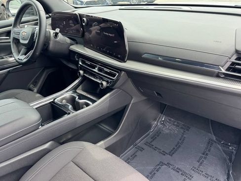 Certified 2026 Chevrolet Traverse LT FWD image 6