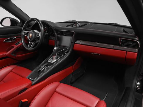 Certified 2017 Porsche 911 Carrera RWD image 27