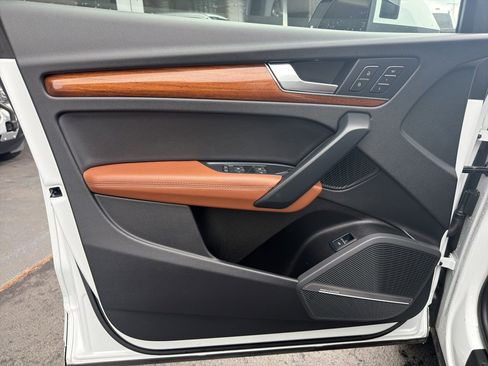 Used 2023 Audi Q5 2.0T Prestige w/ Prestige Package image 17