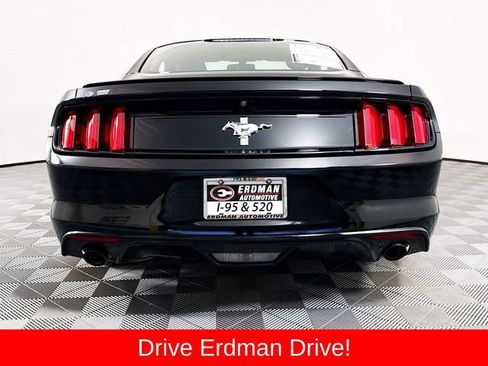 Used 2017 Ford Mustang Coupe RWD image 19