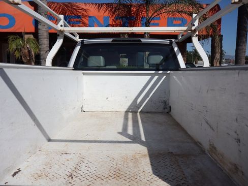 Used 2018 Ford F550 2WD Regular Cab Super Duty image 9