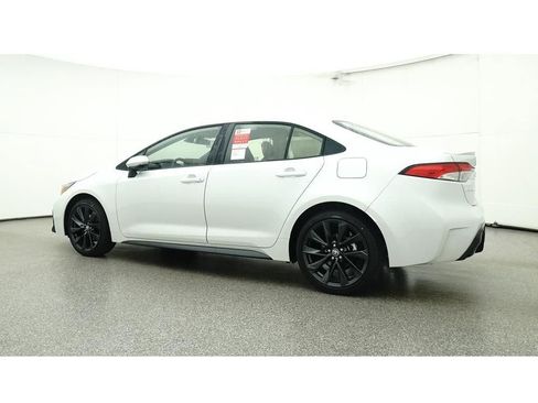Used 2024 Toyota Corolla SE image 21