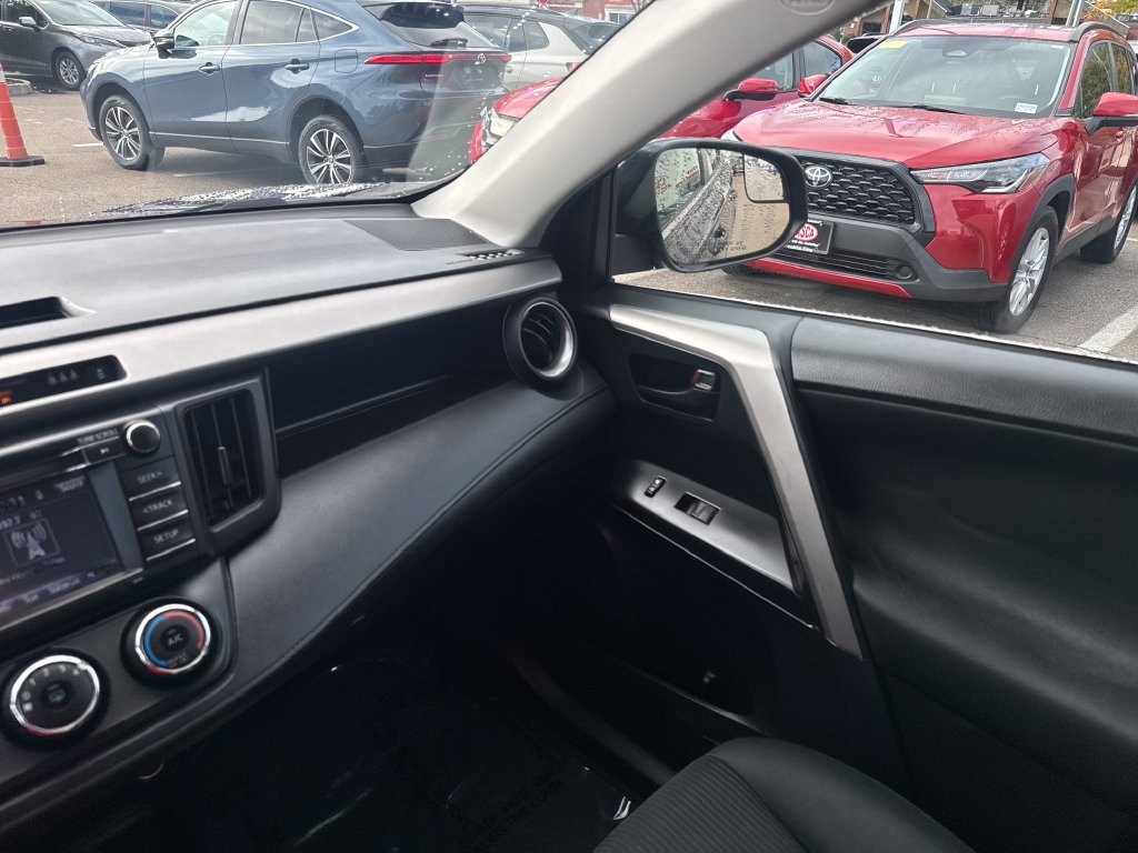 Used 2017 Toyota RAV4 LE w/ Carpet Mat Package AWD/4WD image 26