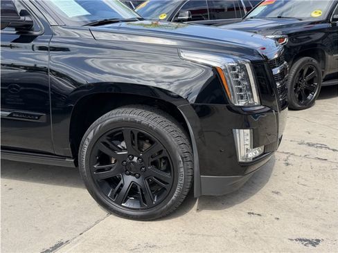 Used 2019 Cadillac Escalade ESV Premium Luxury RWD image 7