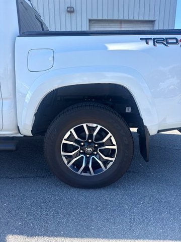 Used 2023 Toyota Tacoma TRD Sport w/ Technology Package AWD/4WD image 5