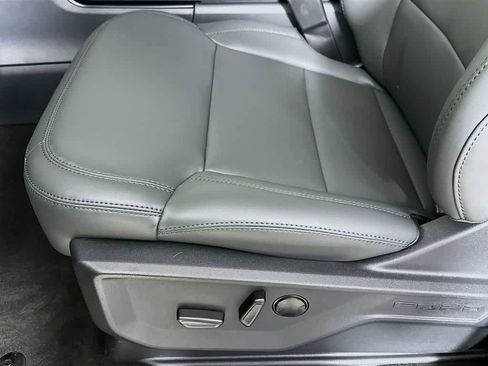 New 2026 Ford Expedition Active image 29