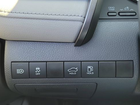 Used 2020 Toyota Camry SE image 28