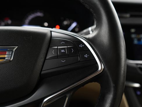 Used 2019 Cadillac XT5 AWD image 26
