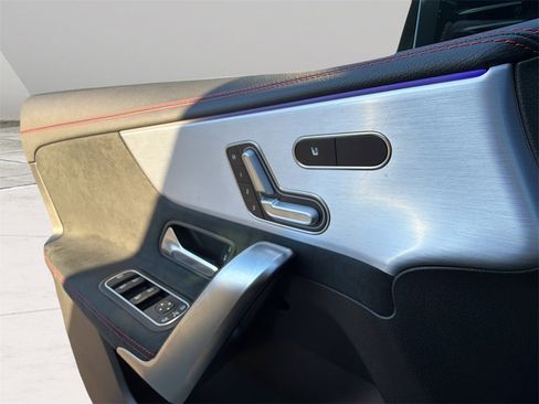 Used 2023 Mercedes-Benz CLA 250 image 5