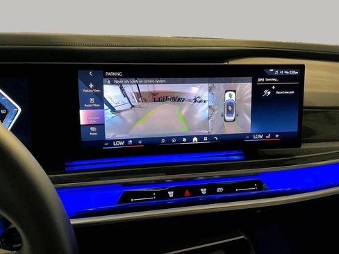 Used 2024 BMW i7 eDrive50 w/ M Sport Package RWD image 27