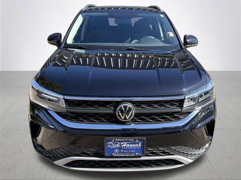 Used 2022 Volkswagen Taos SE image 3