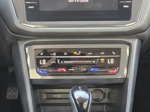 Certified 2023 Volkswagen Tiguan SE FWD image 19