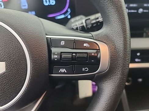 Used 2025 Kia Sportage LX AWD/4WD image 29