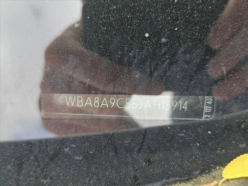 Used 2018 BMW 320i Sedan w/ Premium Package image 15