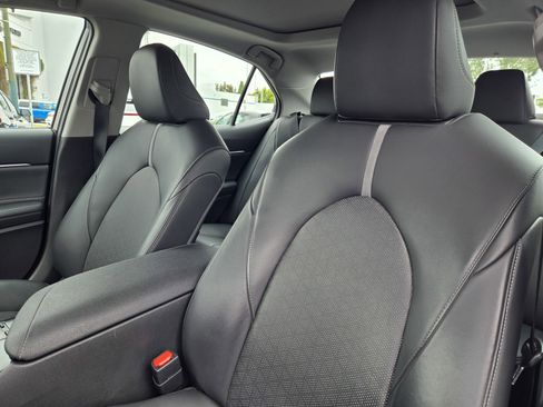 Used 2018 Toyota Camry XSE w/ Driver Assist Package FWD image 17