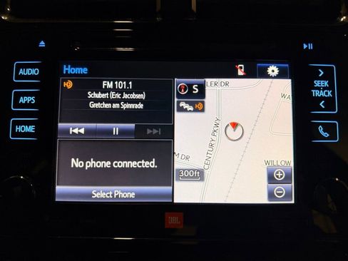 Used 2017 Toyota Prius Four w/ Premium Convenience Package image 27