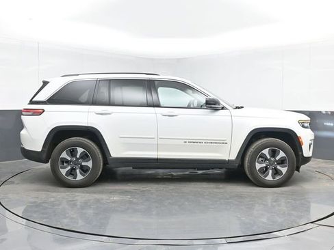 Used 2022 Jeep Grand Cherokee Limited 4xe w/ Luxury Tech Group II AWD/4WD image 11