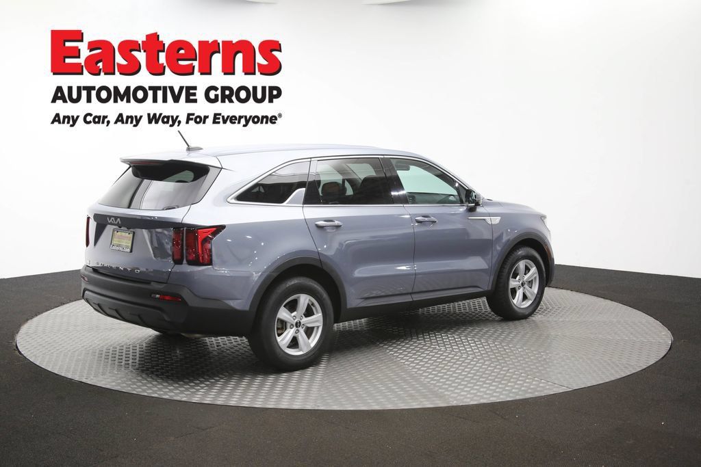 Used 2022 Kia Sorento LX FWD image 39