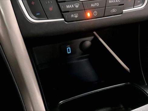 Used 2017 Ford Fusion SE image 35