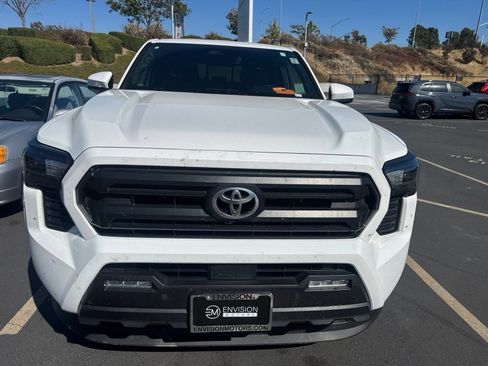 Used 2025 Toyota Tacoma SR5 AWD/4WD image 2