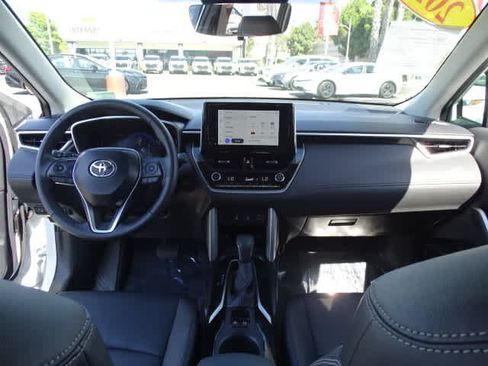 Certified 2025 Toyota Corolla Cross XLE w/ Convenience Package FWD image 23