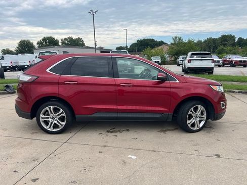 Used 2018 Ford Edge Titanium w/ Technology Package FWD image 11