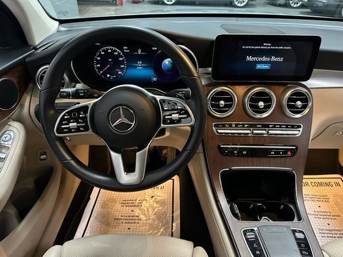 Used 2022 Mercedes-Benz GLC 300 4MATIC image 17