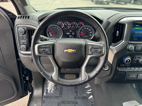 Used 2022 Chevrolet Silverado 1500 LT image 12