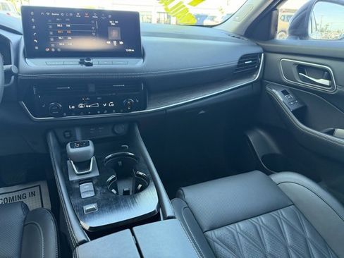 Certified 2024 Nissan Rogue Platinum w/ Platinum Premium Package image 28