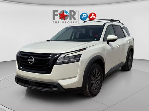 Used 2022 Nissan Pathfinder SV w/ SV Black Package image 1