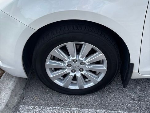 Used 2017 Toyota Sienna XLE w/ XLE Navigation Package AWD/4WD image 3