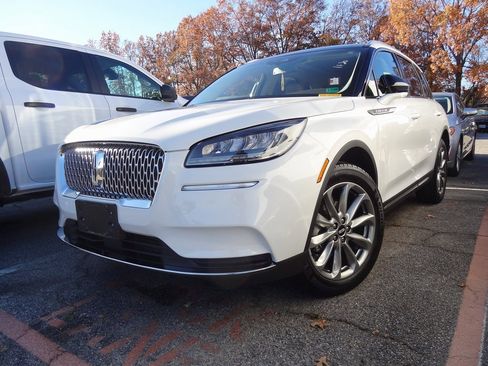 Used 2022 Lincoln Corsair AWD w/ Premium Package image 3