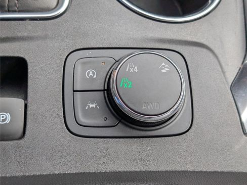Used 2023 Chevrolet Traverse LT AWD/4WD image 28