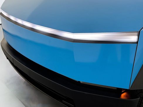 Used 2024 Tesla Cybertruck AWD Crew Cab image 13