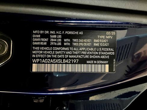 Used 2025 Porsche Macan S AWD/4WD image 37