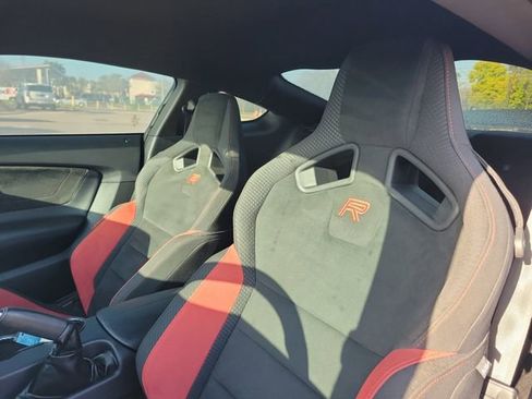 Used 2019 Ford Mustang Shelby GT350R w/ GT350R Equipment Group 920A image 18