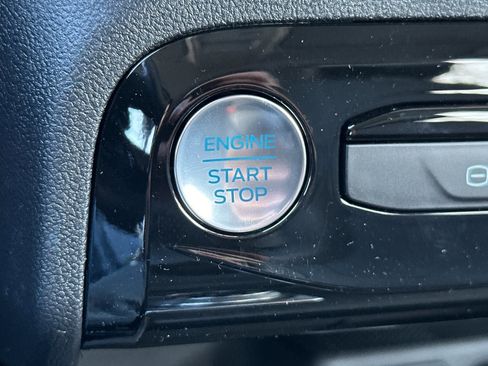 New 2025 Ford Escape SE image 22