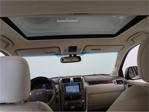 Used 2016 Lexus GX 460 image 19