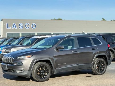 Used 2014 Jeep Cherokee Latitude w/ Cold Weather Group FWD image 1