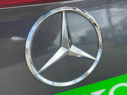 Used 2009 Mercedes-Benz CLK 550 Coupe image 13