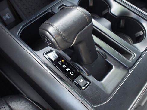 Used 2024 Ford F150 Lariat w/ Equipment Group 502A High image 12