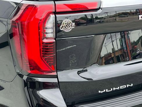 New 2026 GMC Yukon XL Denali w/ Sun & Power Step Package AWD/4WD image 10