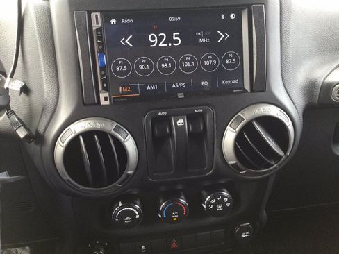 Used 2016 Jeep Wrangler Sport AWD/4WD image 29