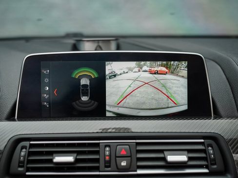 Used 2018 BMW M6 Convertible w/ Executive Package image 32