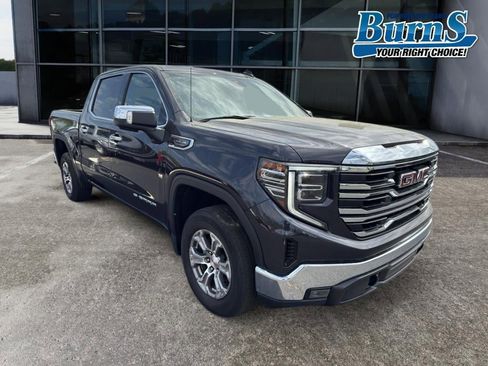 Used 2024 GMC Sierra 1500 SLT image 1