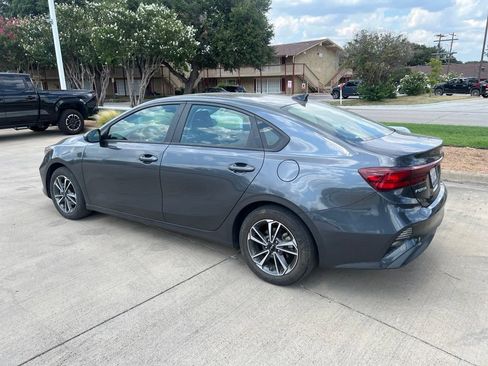 Used 2024 Kia Forte LXS FWD image 8