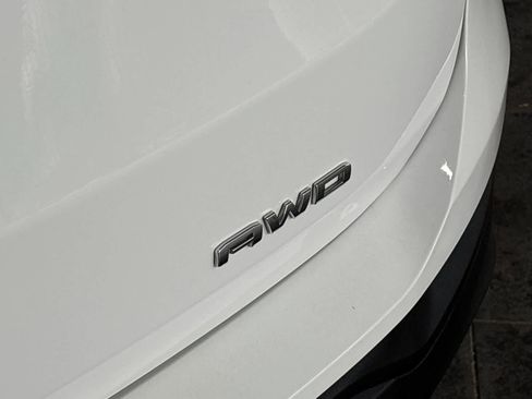 Used 2024 GMC Terrain SLE image 20