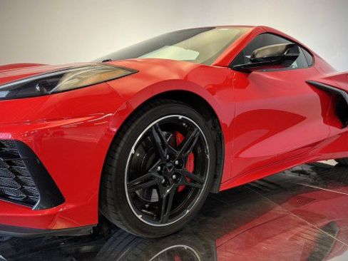 Used 2021 Chevrolet Corvette Stingray Premium Cpe w/ Z51 Performance Package RWD image 22