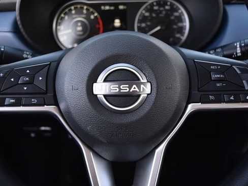 New 2025 Nissan Versa SV image 17